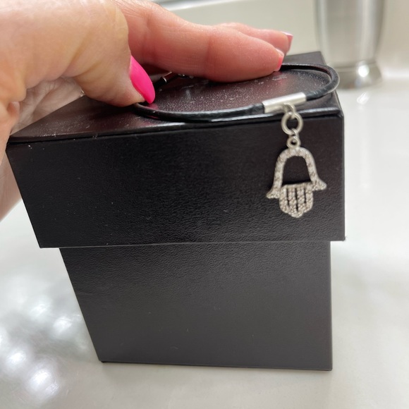 Hamsa bracelet - Picture 3 of 5